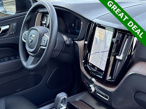 Used 2022 Volvo XC60 B5 Momentum w/ Protection Package Premier image 37