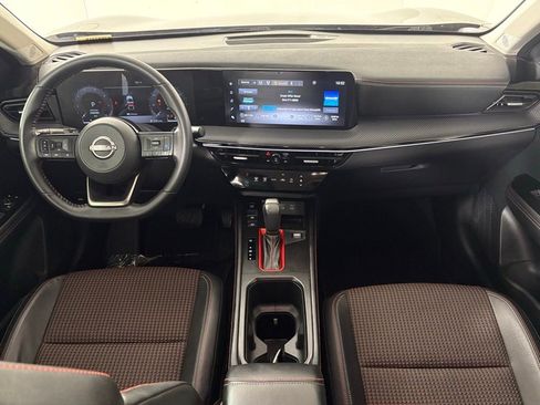 Used 2025 Nissan Kicks SR FWD image 32