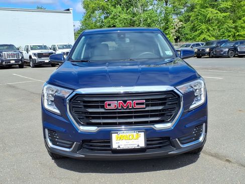Certified 2023 GMC Terrain SLE AWD/4WD image 2