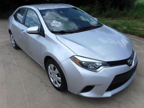 Used 2014 Toyota Corolla LE image 2