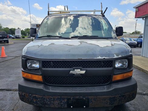 Used 2010 Chevrolet Express 1500 RWD image 3