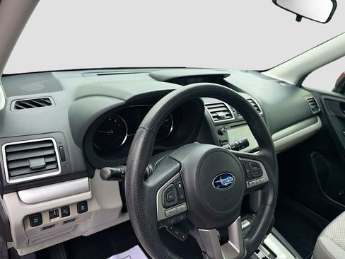 Used 2018 Subaru Forester 2.5i Premium AWD/4WD image 9