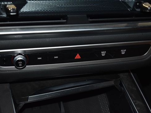 Certified 2025 BMW X7 xDrive40i image 13