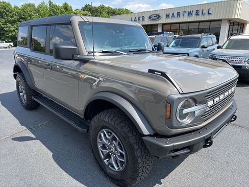 Used 2025 Ford Bronco Badlands AWD/4WD image 1