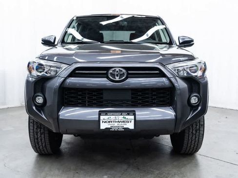 Used 2022 Toyota 4Runner SR5 Premium w/ Moonroof Package AWD/4WD image 2