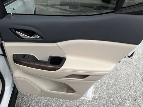 Used 2020 GMC Acadia Denali w/ Technology Package image 28