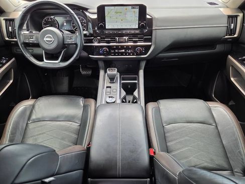Used 2022 Nissan Pathfinder Platinum w/ Cargo Package AWD/4WD image 18
