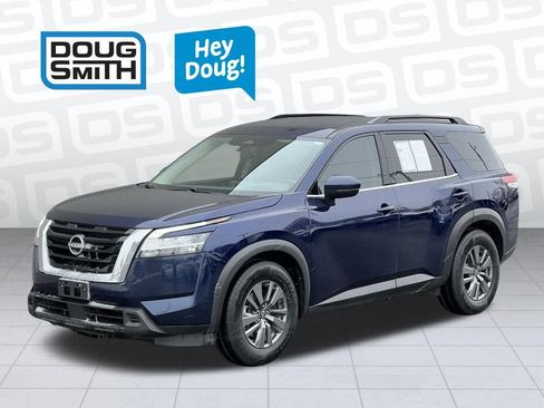 Used 2022 Nissan Pathfinder SV AWD/4WD image 1