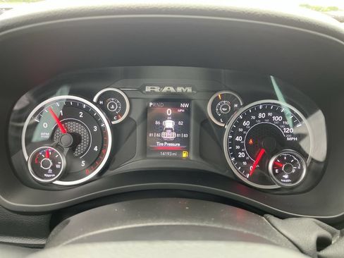 Used 2026 RAM 3500 Tradesman w/ Chrome Appearance Group AWD/4WD image 15