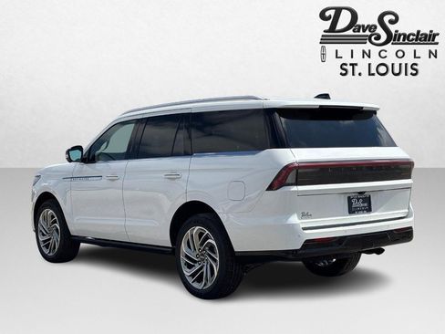 New 2026 Lincoln Navigator Reserve AWD/4WD image 5