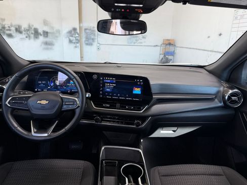 Used 2025 Chevrolet Equinox LT image 32