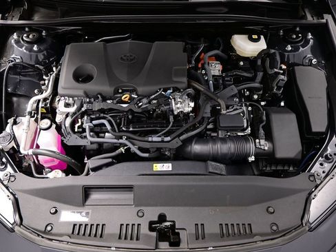 Used 2025 Toyota Camry LE w/ Convenience Package image 38