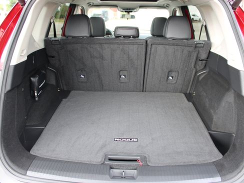 Certified 2023 Nissan Rogue SV w/ SV Premium B Package AWD/4WD image 5