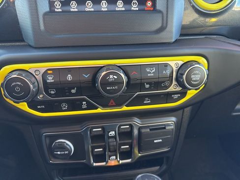 Used 2023 Jeep Wrangler Sport image 28