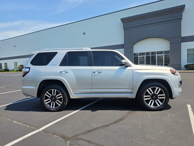 Used 2022 Toyota 4Runner Limited AWD/4WD image 6