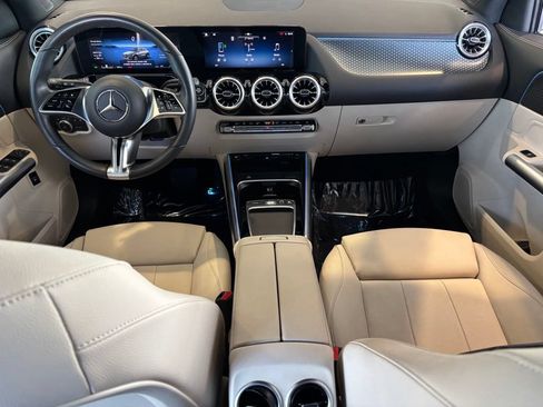 Used 2025 Mercedes-Benz GLA 250 4MATIC w/ Winter Package image 30