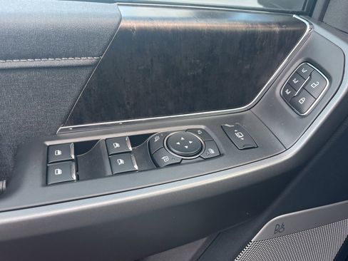 New 2025 Ford F250 Lariat w/ Lariat Ultimate Package image 29