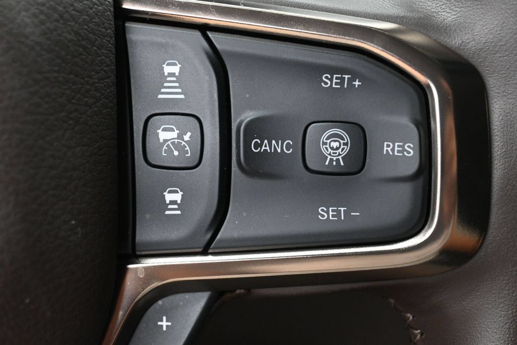 Used 2025 RAM 1500 Limited AWD/4WD image 21