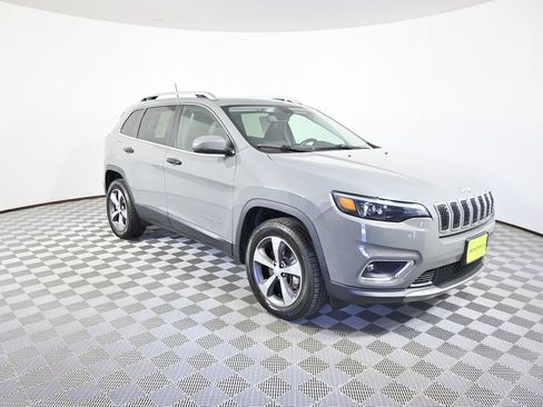 Used 2019 Jeep Cherokee Limited w/ Trailer Tow Group AWD/4WD image 9