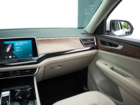 Used 2026 Volkswagen Atlas SE FWD image 26