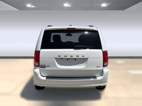 Used 2020 Dodge Grand Caravan SXT FWD image 10