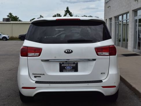 Used 2017 Kia Sedona EX FWD image 11