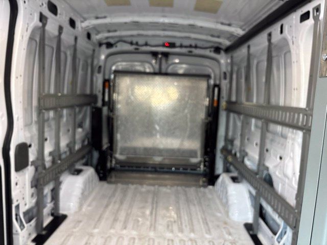 Used 2023 Ford E-Transit Medium Roof RWD image 28
