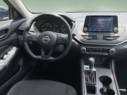 Certified 2025 Nissan Altima 2.5 S FWD image 9