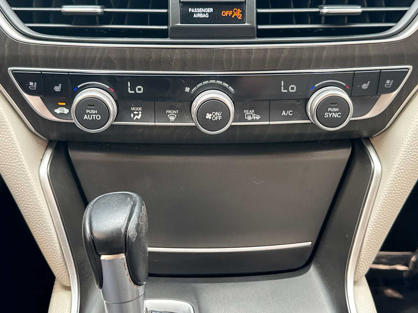Used 2018 Honda Accord Touring image 17
