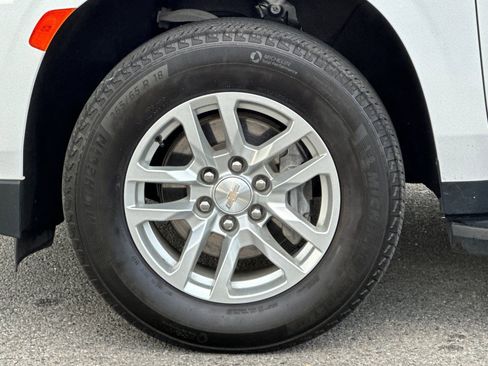 Used 2024 Chevrolet Tahoe LT image 32