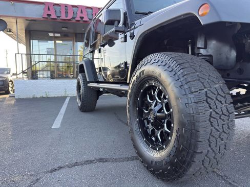 Used 2018 Jeep Wrangler Unlimited Sport w/ Mopar Black Appearance Group AWD/4WD image 17