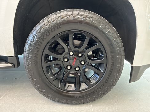 Used 2020 GMC Yukon SLT AWD/4WD image 28