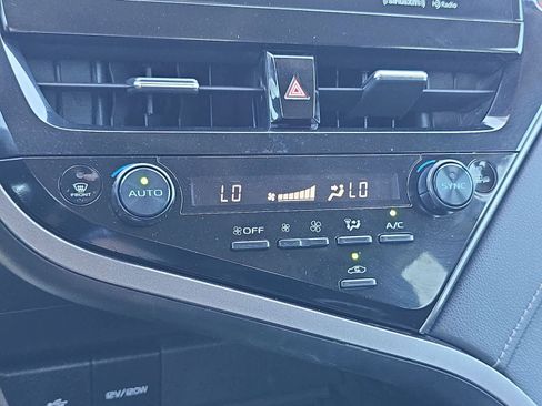 Used 2022 Toyota Camry XSE FWD image 23