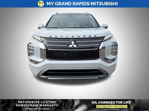 New 2026 Mitsubishi Outlander SEL image 2