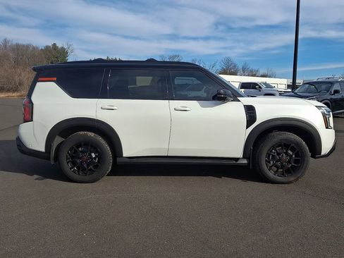 Certified 2025 Nissan Armada PRO-4X image 7