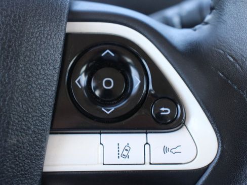 Used 2018 Toyota Prius Prime Premium FWD image 25