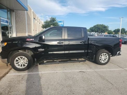 Used 2024 Chevrolet Silverado 1500 LT w/ Z71 Off-Road Package AWD/4WD image 5