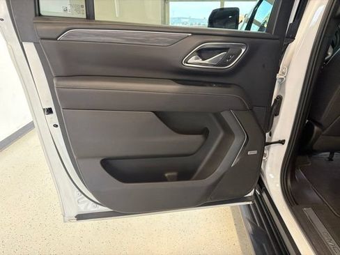 Used 2024 GMC Yukon XL SLT w/ SLT Luxury Package AWD/4WD image 51