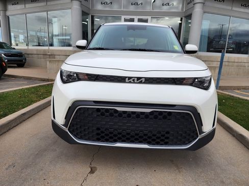 Certified 2023 Kia Soul LX w/ LX Technology Package image 2