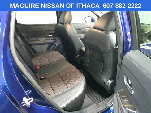 Used 2025 Nissan Kicks SR AWD/4WD image 17