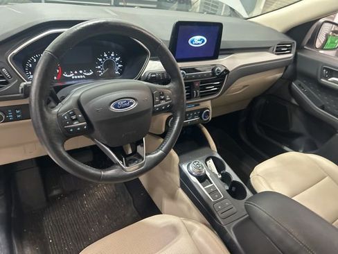 Used 2020 Ford Escape SEL image 5