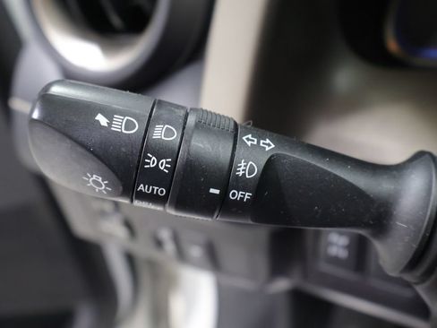 Used 2015 Toyota RAV4 Limited AWD/4WD image 39