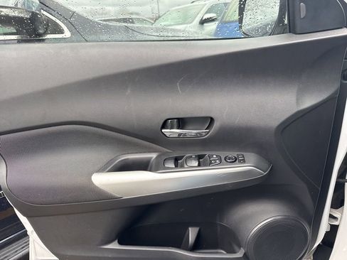 Used 2019 Nissan Kicks SV image 9