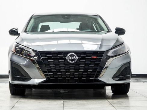 Used 2024 Nissan Altima 2.5 SR FWD image 6