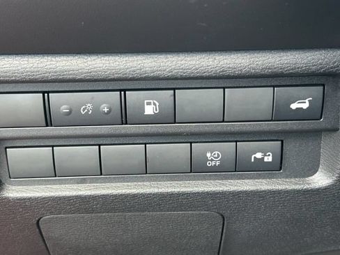 Used 2025 Mitsubishi Outlander SE AWD/4WD image 26