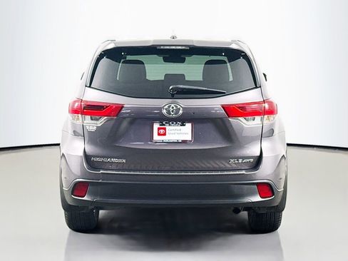 Used 2019 Toyota Highlander XLE image 6