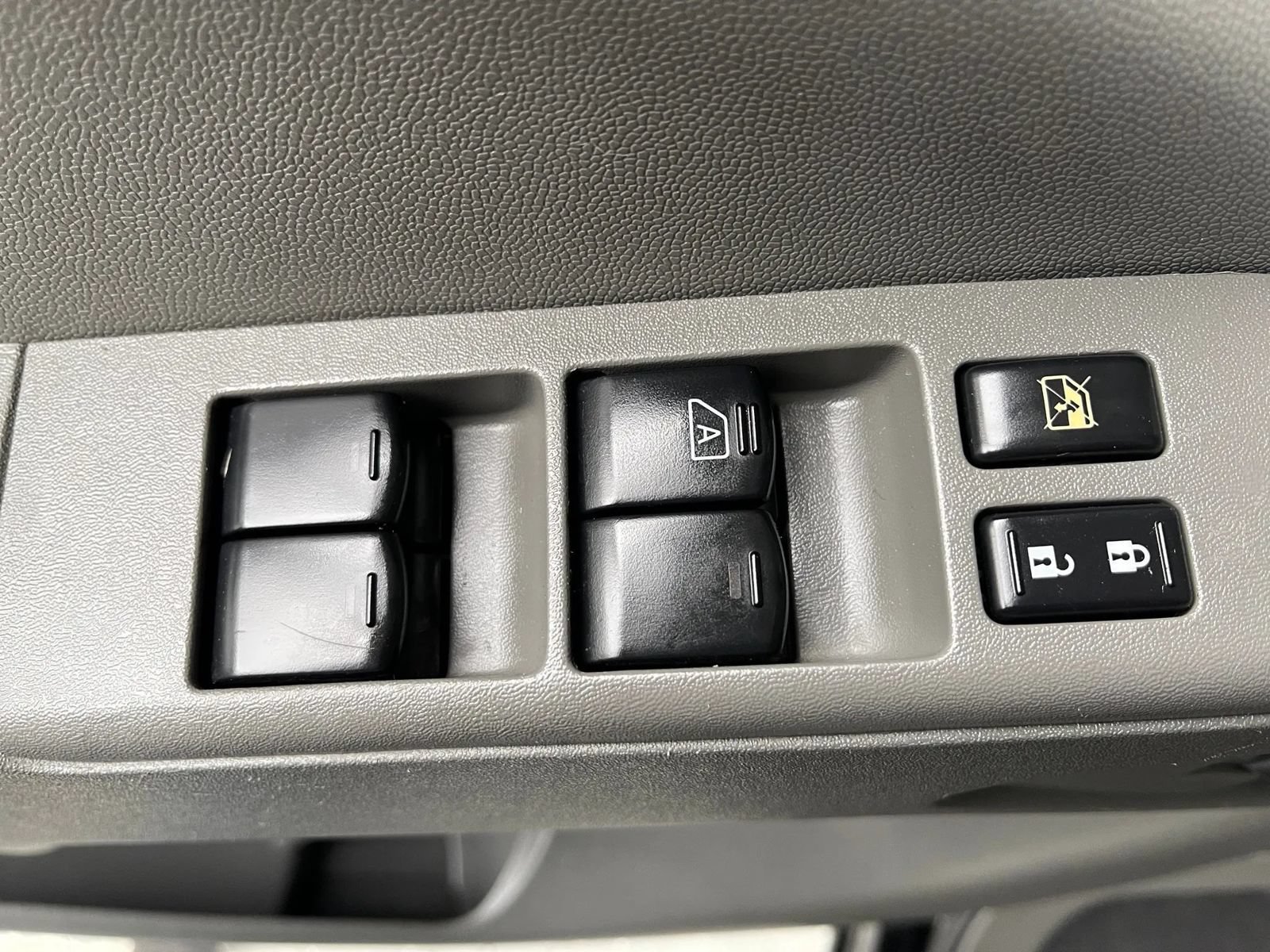 Used 2019 Nissan Frontier SV AWD/4WD image 29