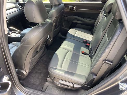 Used 2022 Kia Sorento S w/ Panoramic Sunroof Package FWD image 22