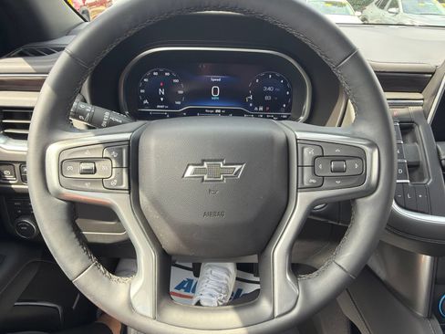 Used 2023 Chevrolet Tahoe Z71 w/ Luxury Package AWD/4WD image 13