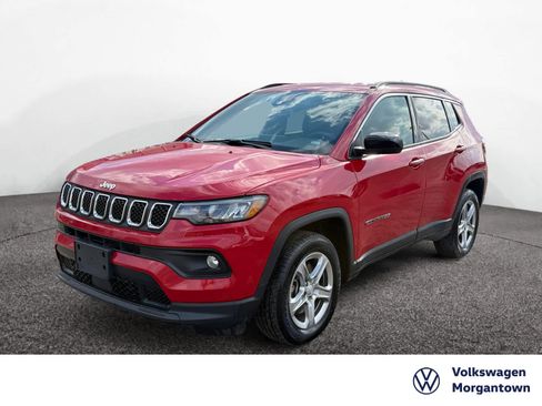 Used 2024 Jeep Compass Latitude image 1